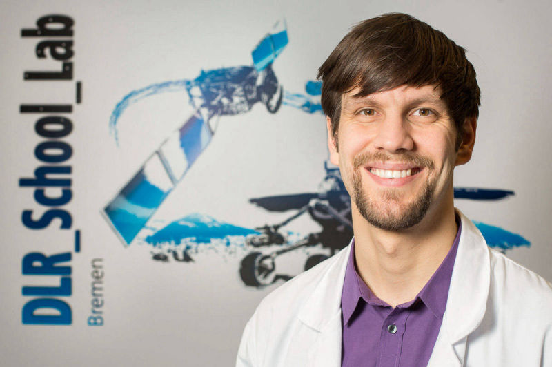 Dr. Dirk Stiefs (DLR Bremen) Fotografie: Andreas Caspari (Bremen)